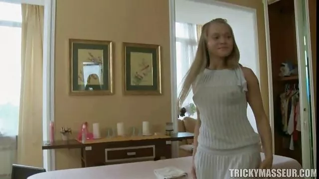 仕事のための完璧なオーディションとタイの十代 女性 r18 動画