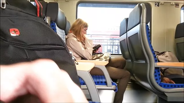 若いベンはドアをノックする えっち 動画 女性
