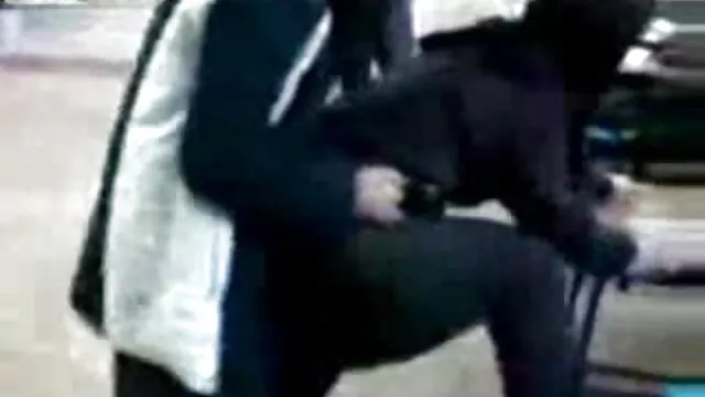 大学への旅行は高価なので、なぜ赤ん坊はローンで犯されるのですか？ 女性 の アダルト 動画