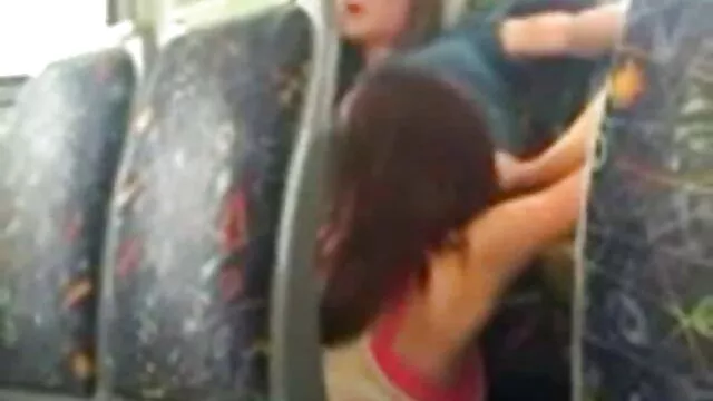 美しい十代のアリアナ-シェインは彼女の夫を肛門の楽園に連れて行く。 女 が 見る エロ 動画