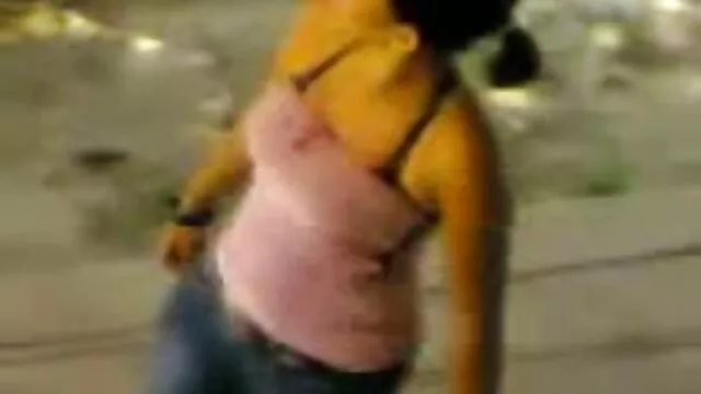 ゲイの口頭中毒者は、彼の友人が屋外でナットを強打する。 女 向け エロ 動画