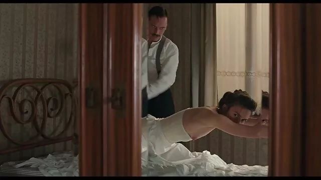 ライリー-ミッチェルは彼女の朝の勃起の助けが必要です。 女子 無料 えっち