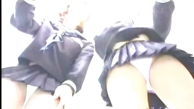 FalconStudiosカップルは主張しながら激しい戦いを持っています 女 の アダルト ビデオ