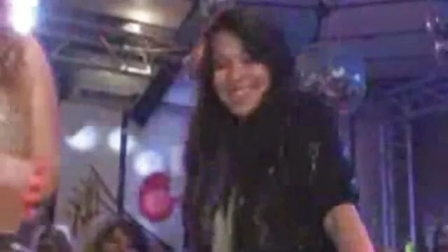 Javhdネットで潤滑されたディックスを持つ男にフルモードに入るMimi Aku。 女性 向け エロゲ 動画